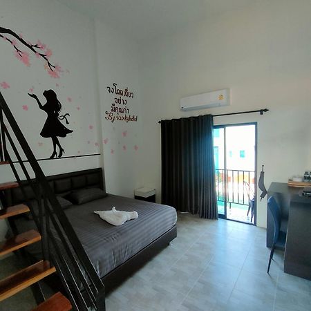 Wixky Hotel Нонгкхай Номер фото