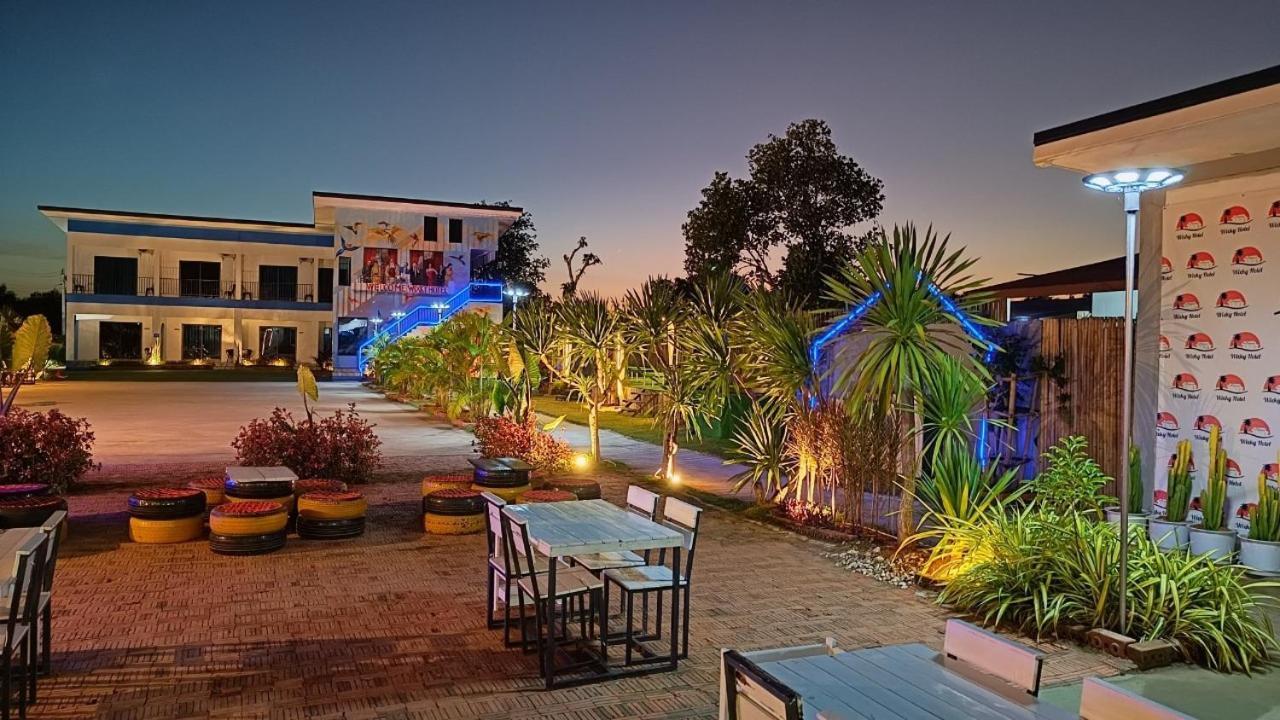Wixky Hotel Нонгкхай Екстер'єр фото