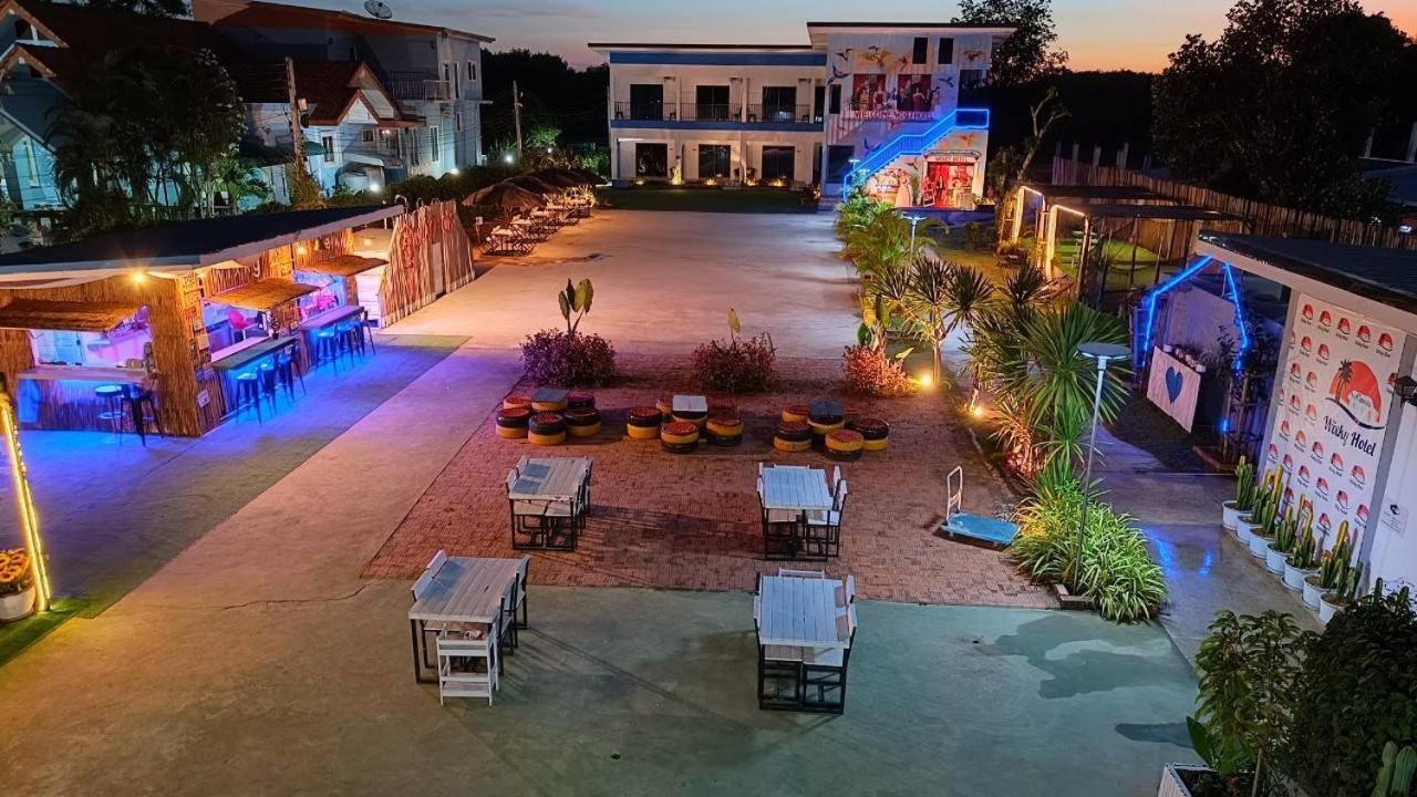 Wixky Hotel Нонгкхай Екстер'єр фото