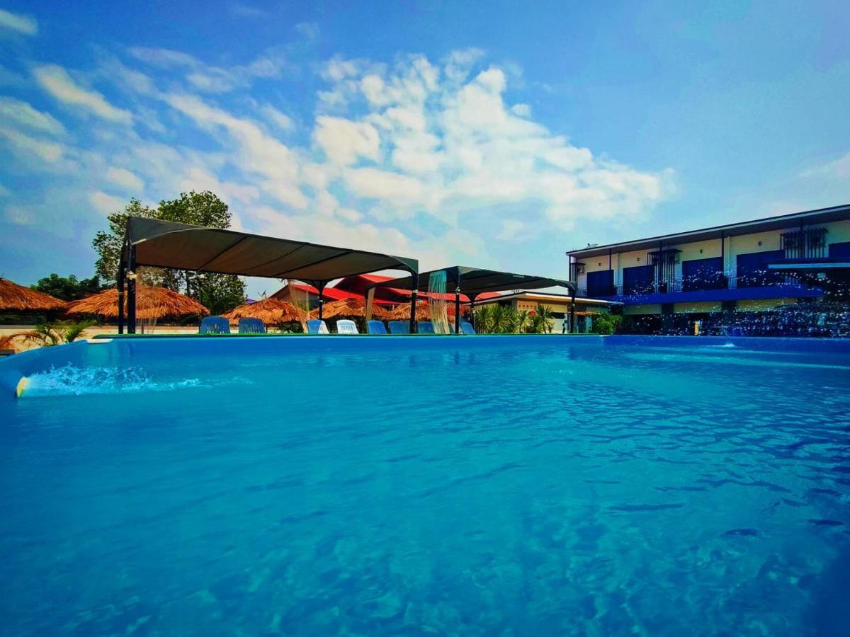 Wixky Hotel Нонгкхай Екстер'єр фото